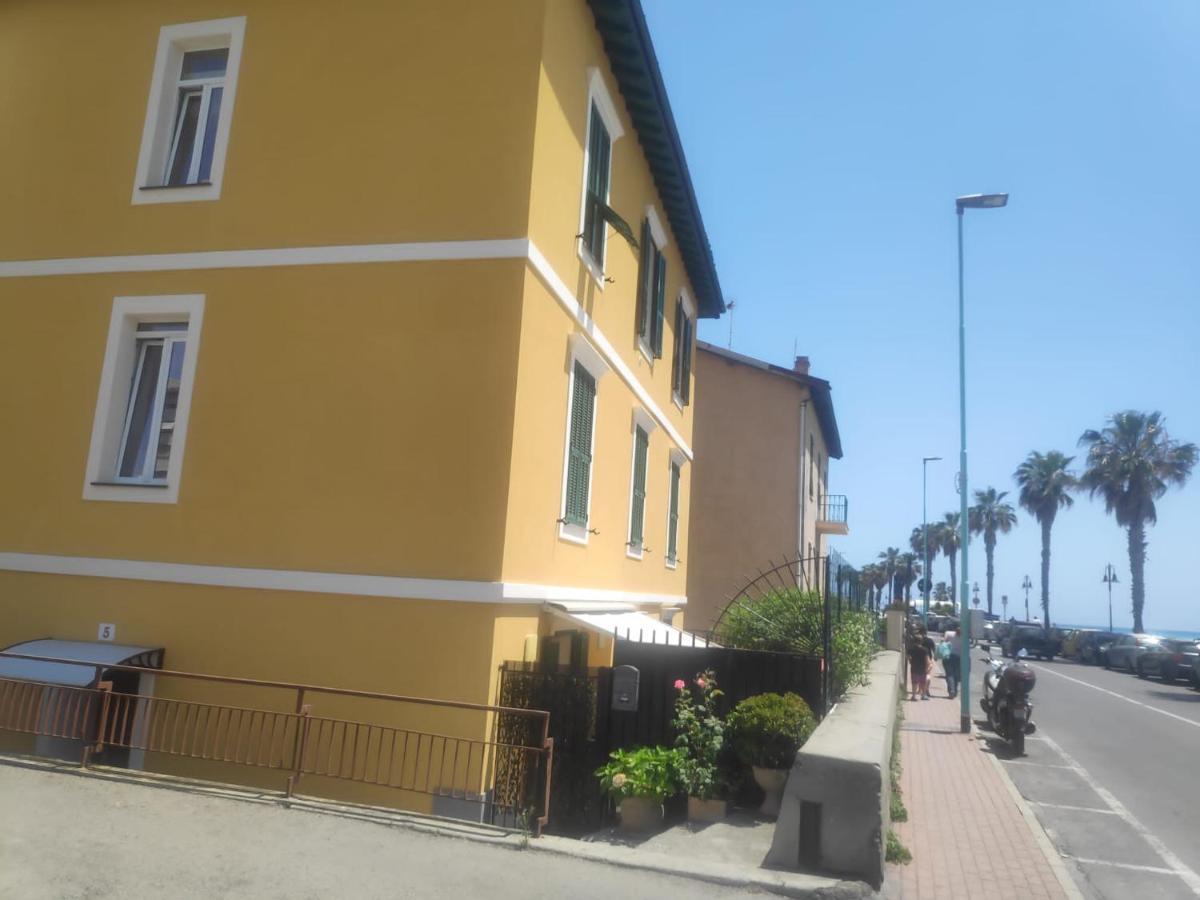 Apartamento Tuffonelblu Ventimiglia Exterior foto