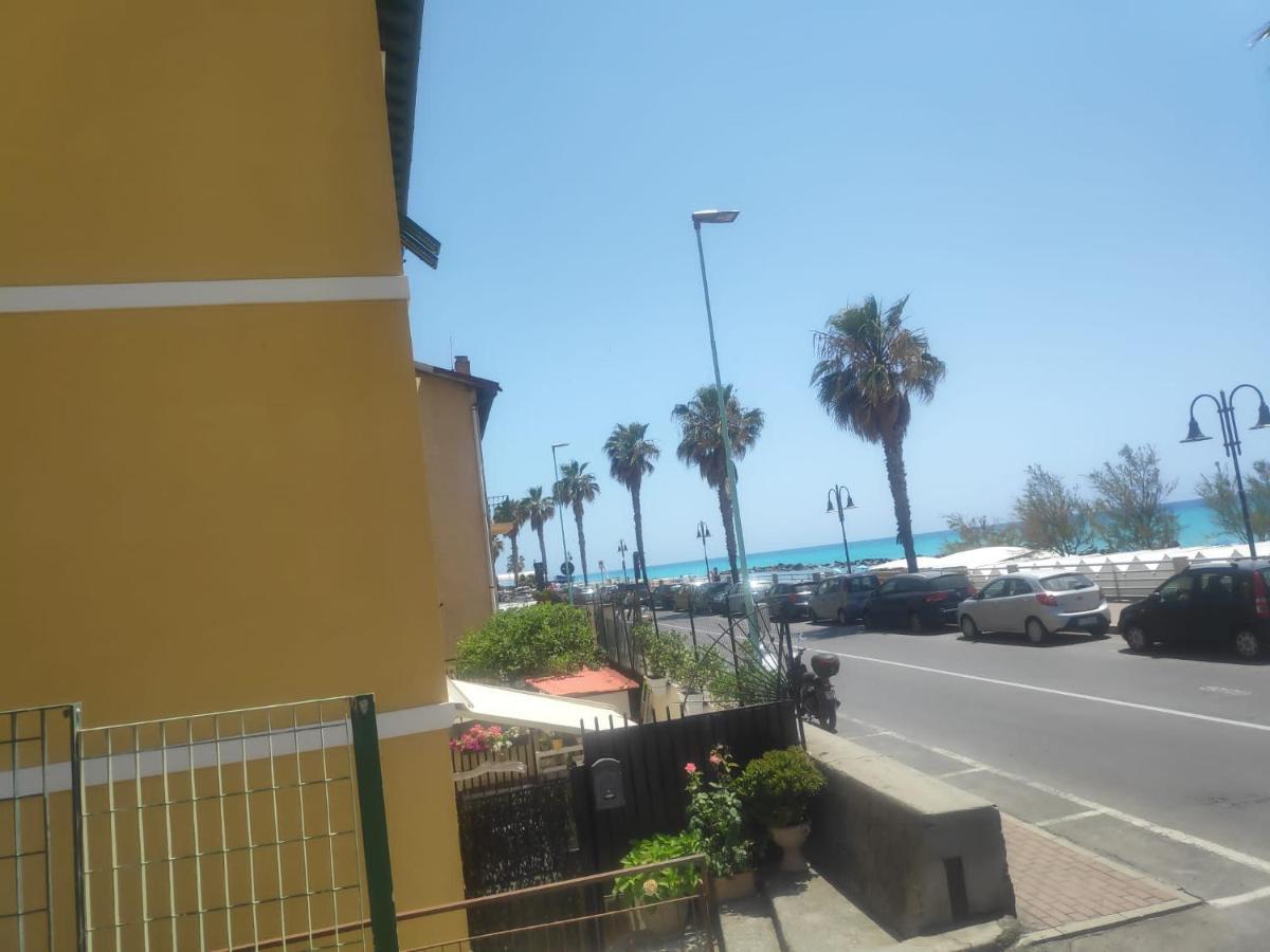 Apartamento Tuffonelblu Ventimiglia Exterior foto